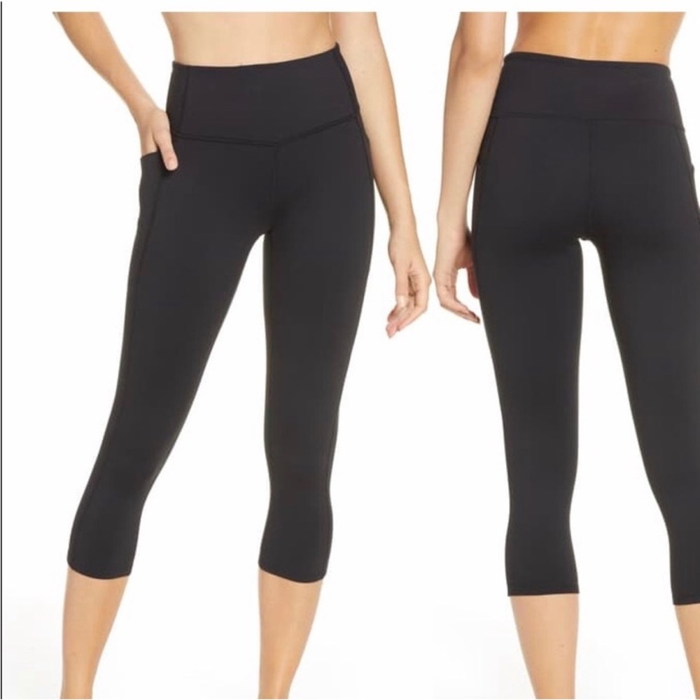 Zella Live-In high waisted leggings with pockets.  Size Small. Black